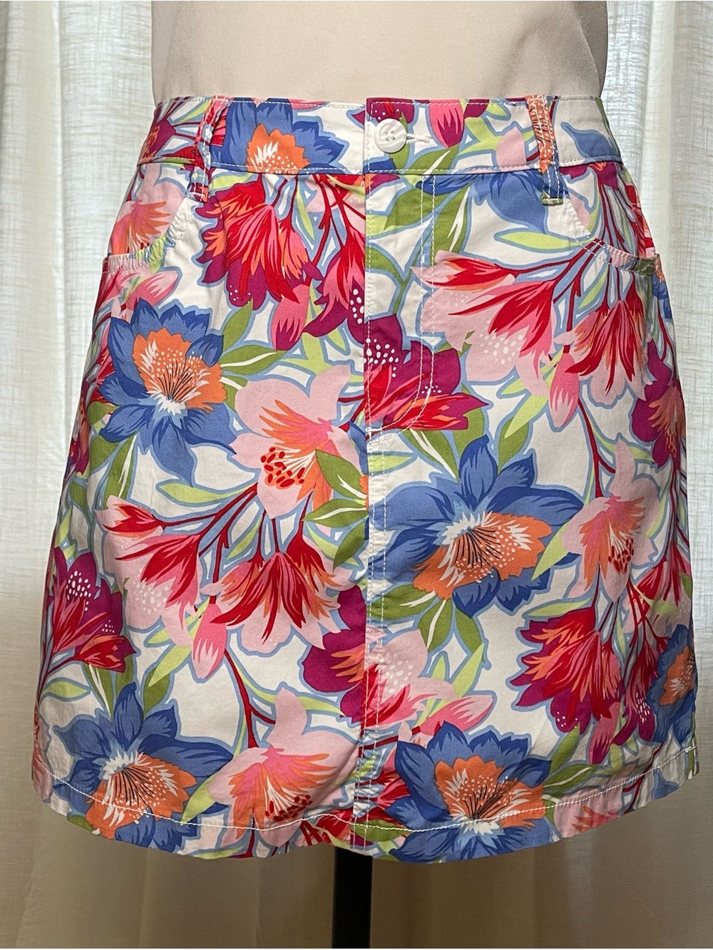 St. John's Bay - Vibrant Floral Tropical Mini Skort Size 6